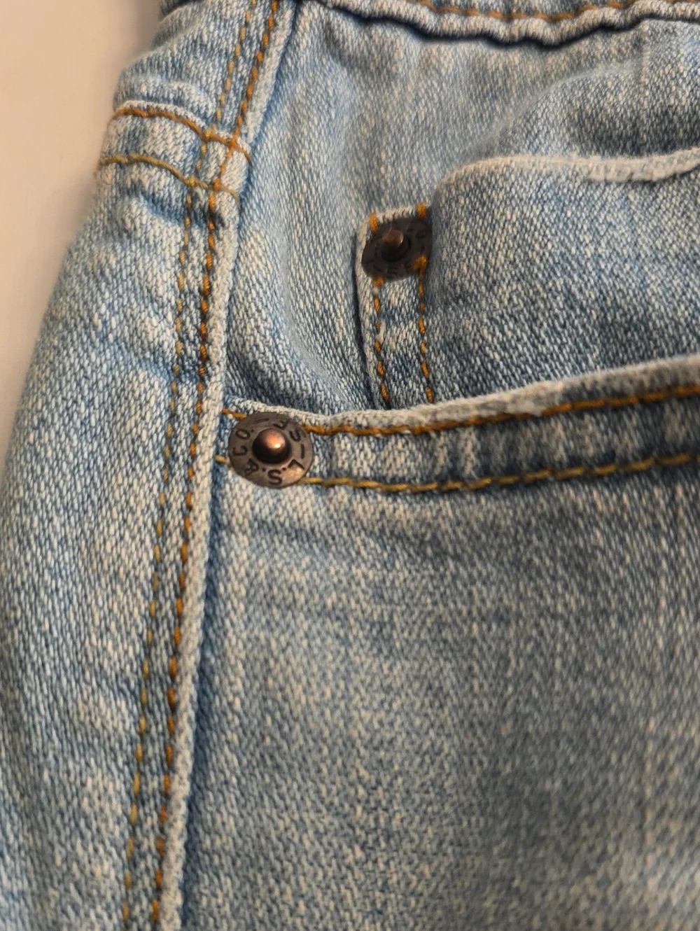 Vintage 2006 Levi's Light Wash Denim Women's Shorts